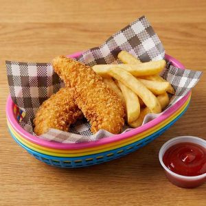 Crispy Chicken tenders with chips (2 pieces)